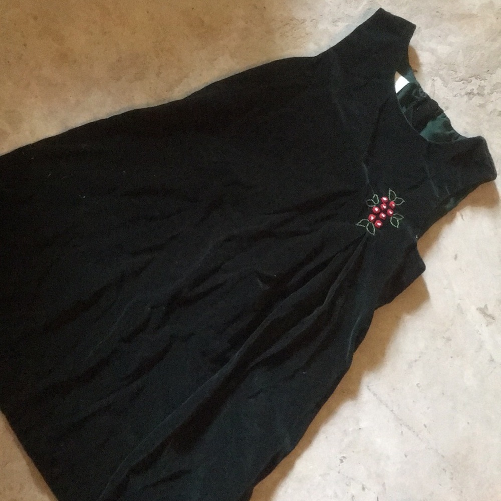 Christmas dress. Velvet. Green. Size 5.